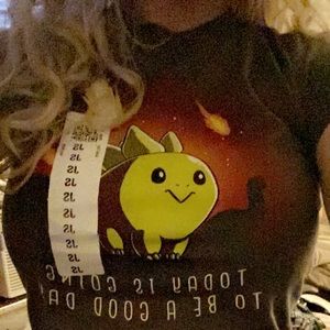 Cute graphic tee (positive)